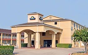 Days Inn By Wyndham Dallas Garland West