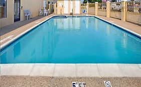 Days Inn By Wyndham Dallas Garland West